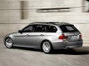 :  > BMW 325xi Touring (Car: BMW 325xi Touring)