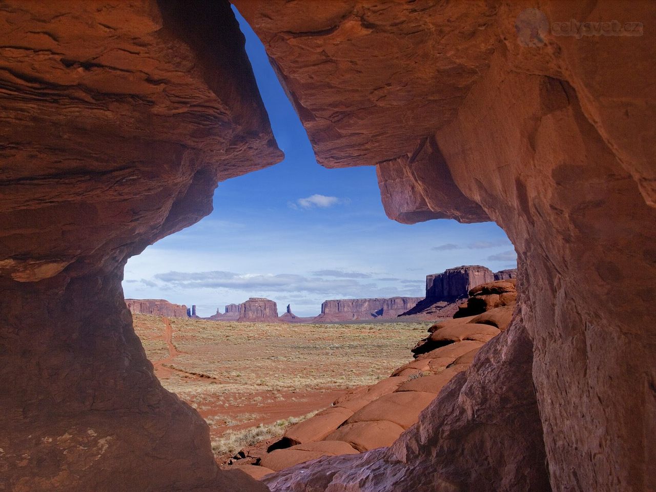 Foto: Navajo Pottery Arch, Monument Valley, Utah