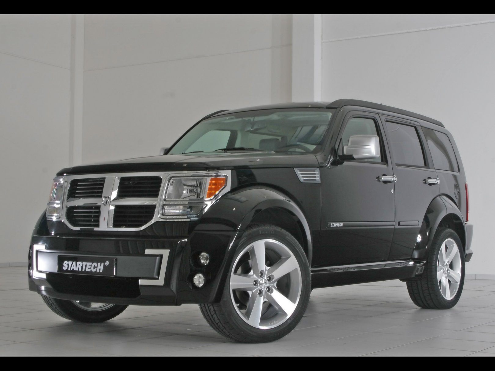 Foto: Startech Dodge Nitro Front Angle (2007)