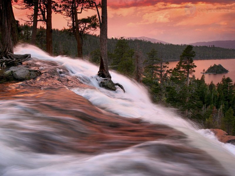 Foto: Lower Eagle Falls And Emerald Bay, South Lake Tahoe, California