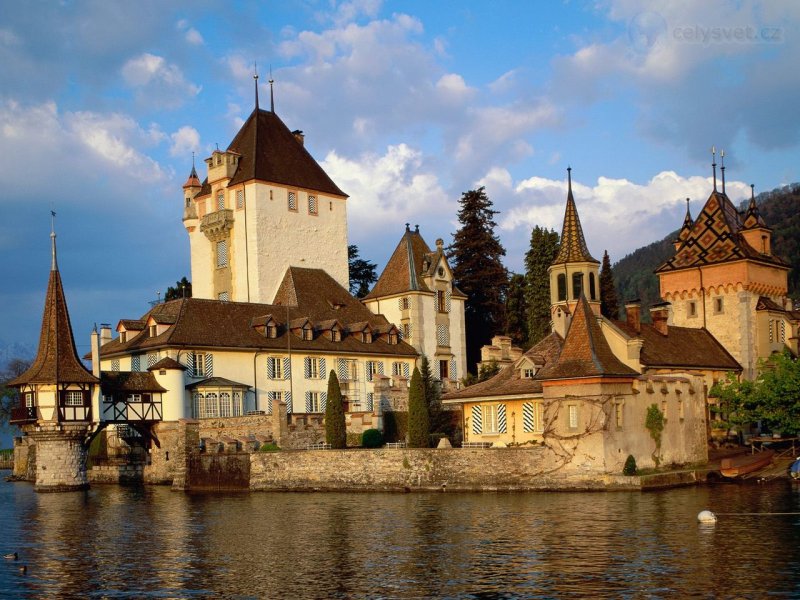 Foto: Oberhofen Castle, Lake Thun, Switzerland