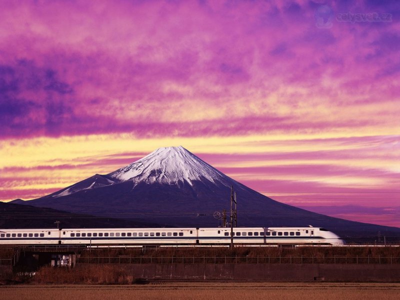 Foto: Shinkansen Bullet Train And Mount Fuji, Japan