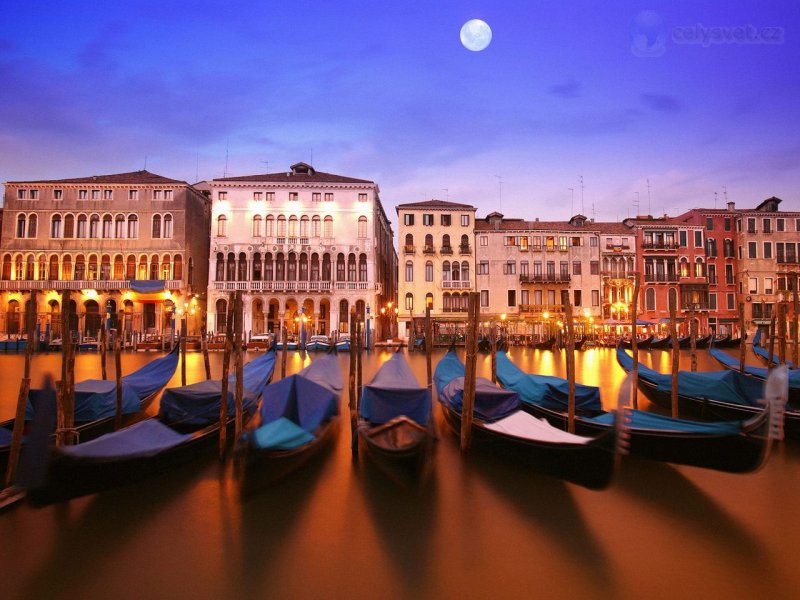 Foto: Gondolas On The Grand Canal, Venice, Italy