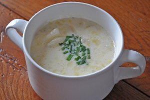Recept online: Prkov polvka : Vynikajc krmov polvka z rozmixovanho prku, cibule a brambor, zjemnn smetanou