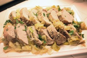 Recept online: Vepov maso se zeleninou: Kusy vepovho masa povaenho s brambory, mrkv, cibul a prkem